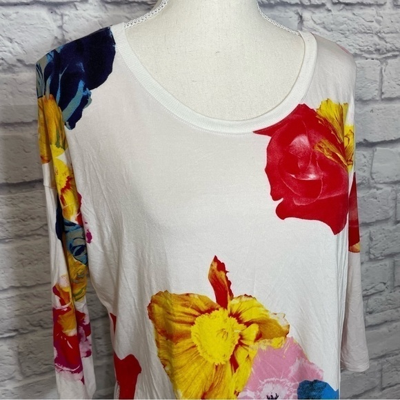 ARITZIA Babaton Bright and Bold Floral Half Sleeve Top Size Extra Small - Picture 4 of 12